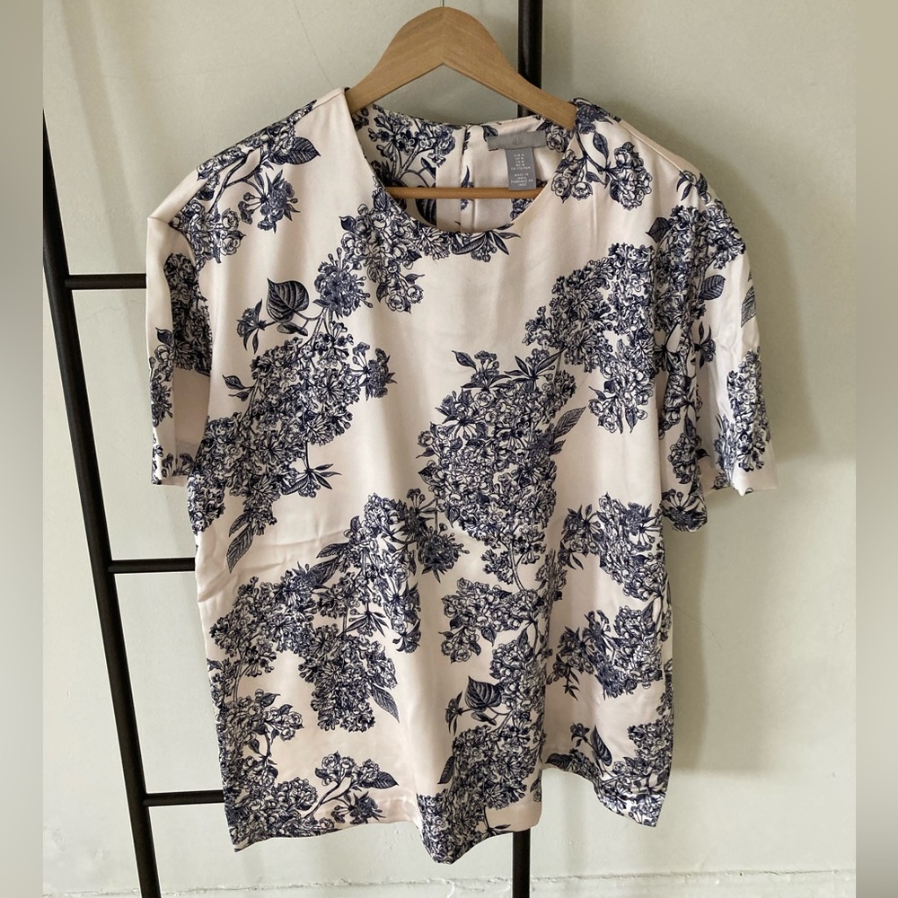 H&M Blue and White Floral Silk Shirt M